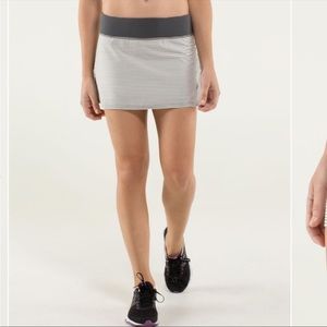 LULULEMON Pace Setter Skirt Classic tennis Stripe size 8